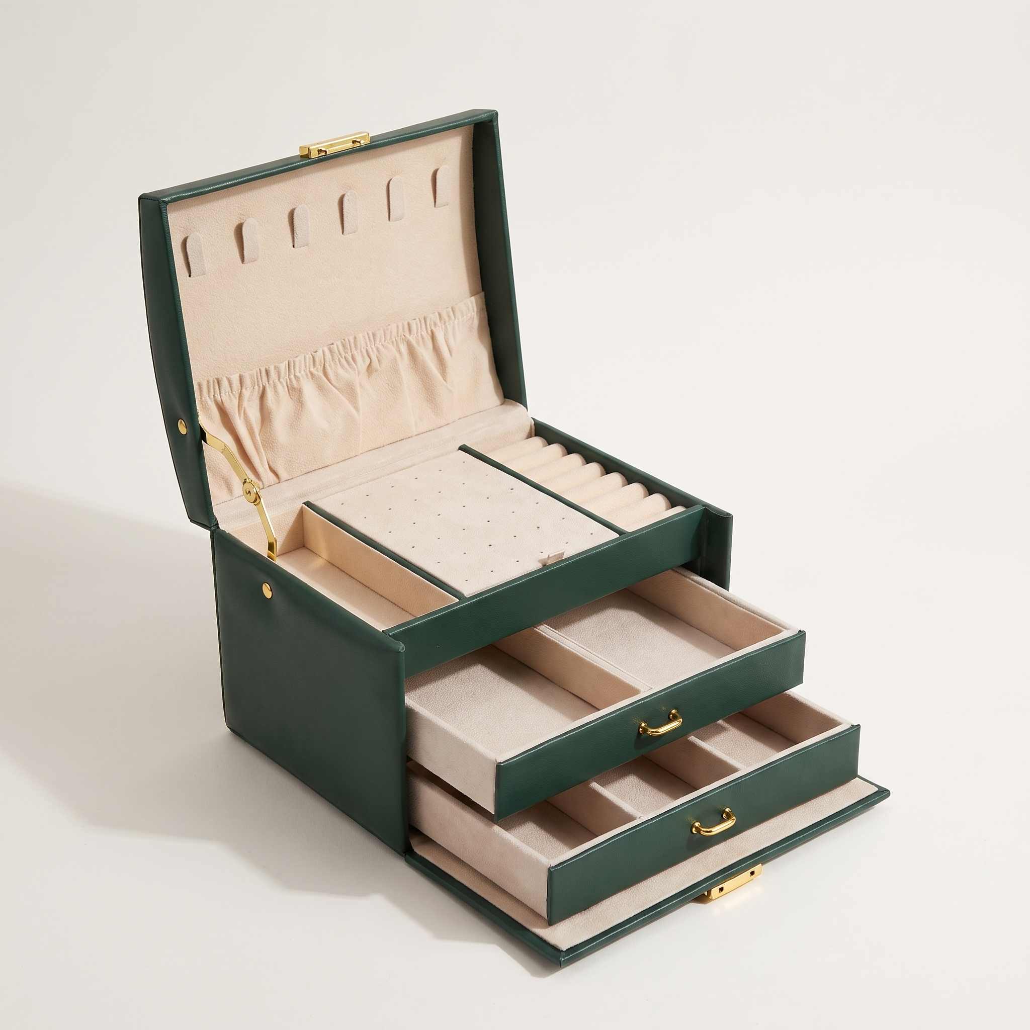 Arched three-layer jewelry box, green finish, studio packshot
