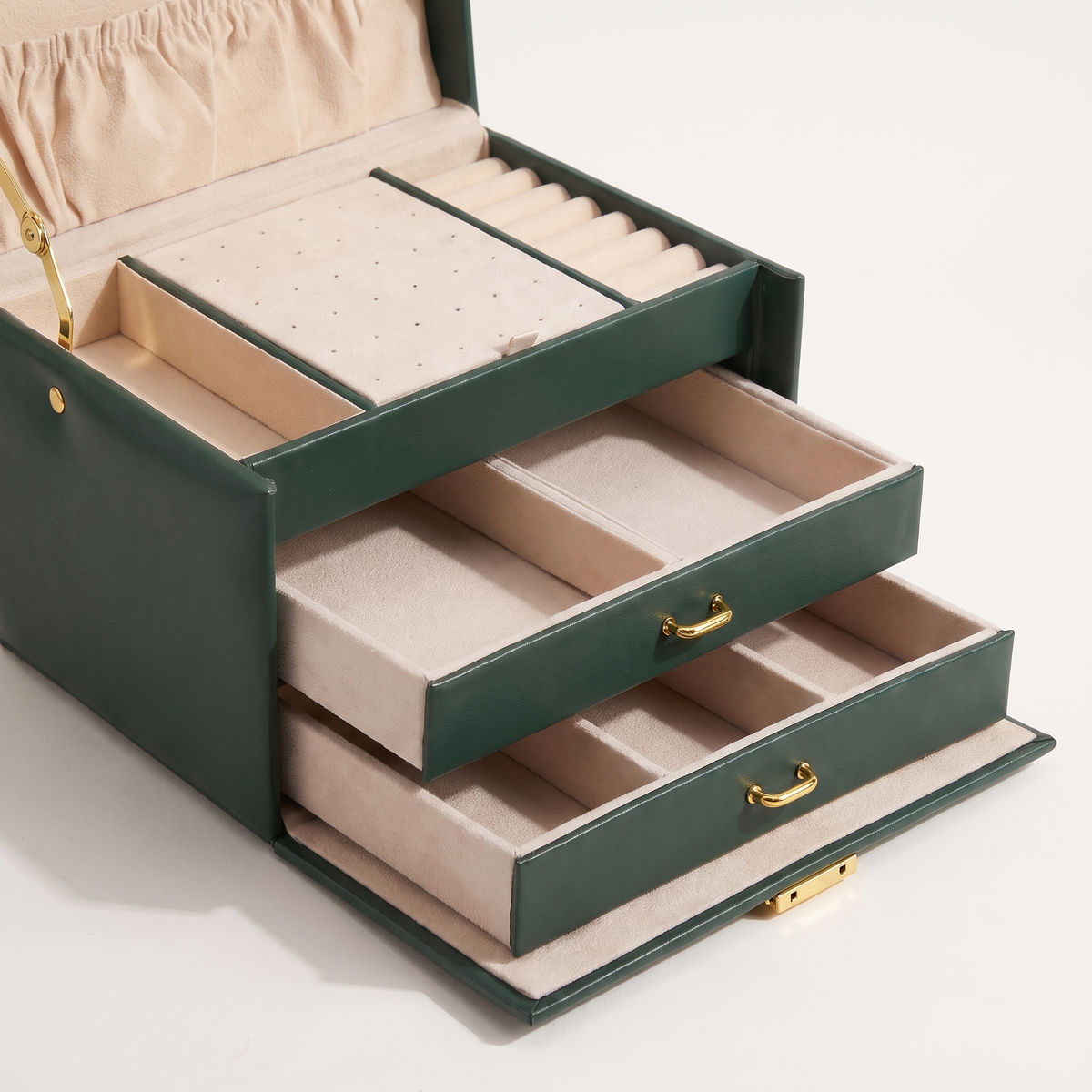 Arched three-layer jewelry box, green finish, detail view
