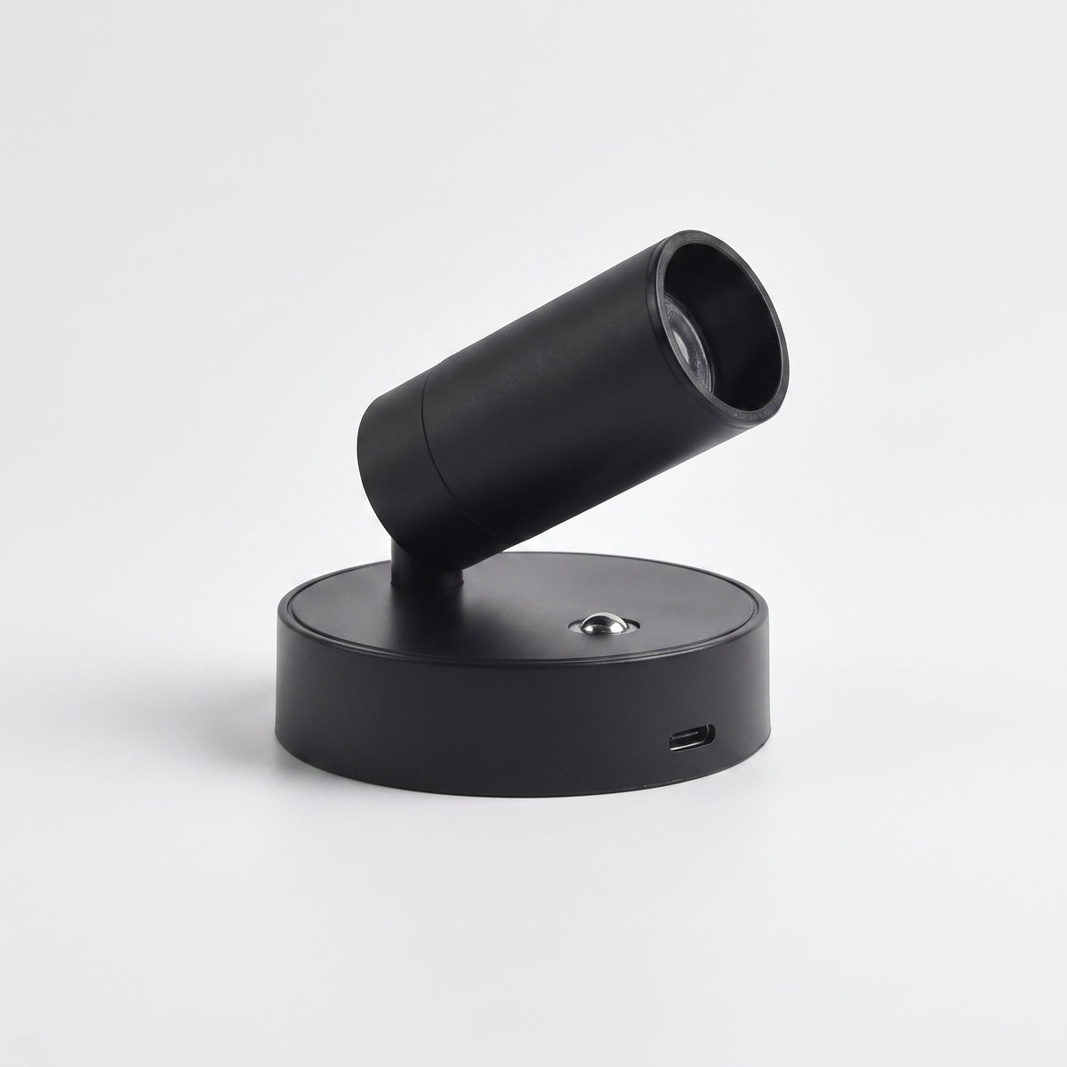 Touch-dim magnetic reading light in black, studio packshot