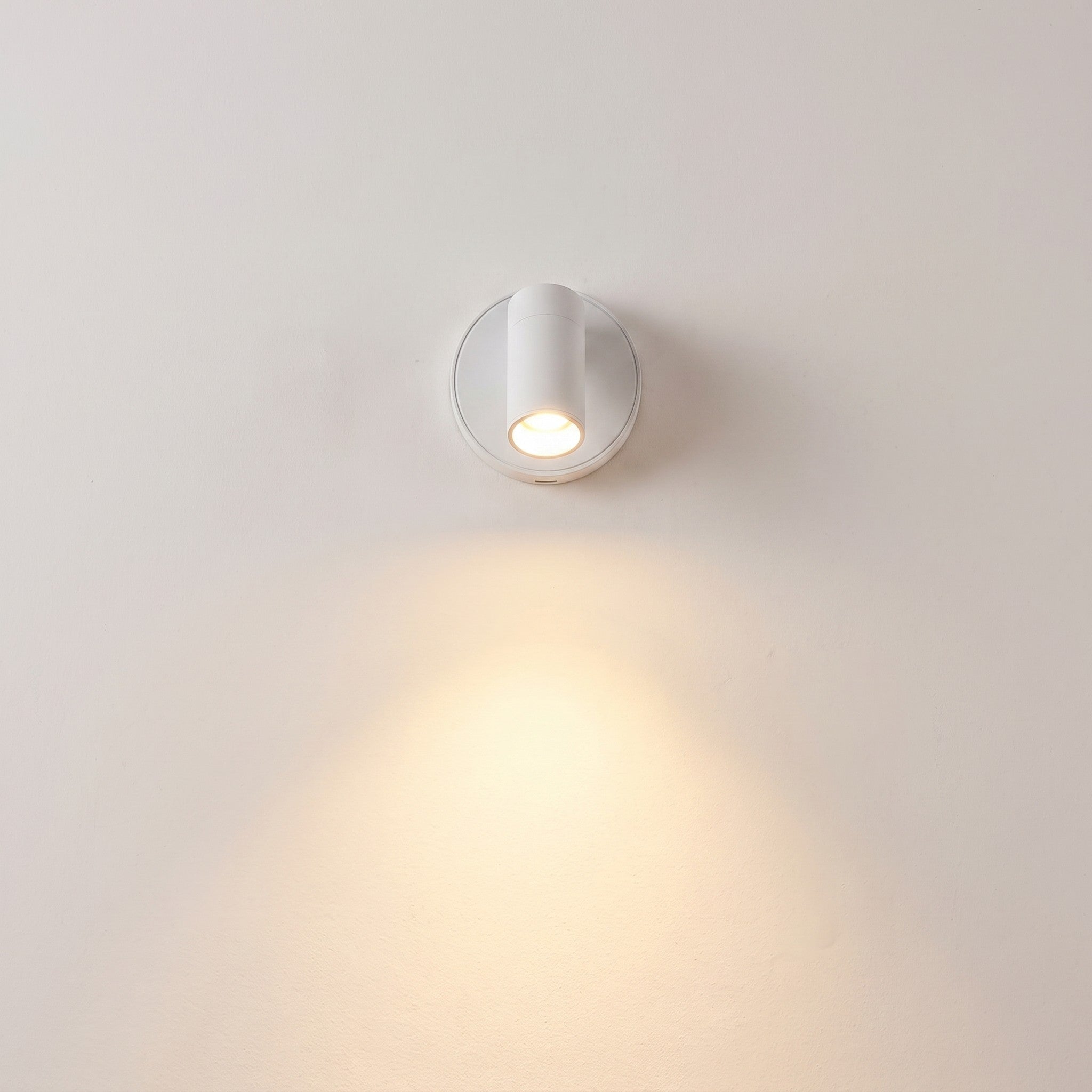 Touch-dim magnetic reading light in white, lit