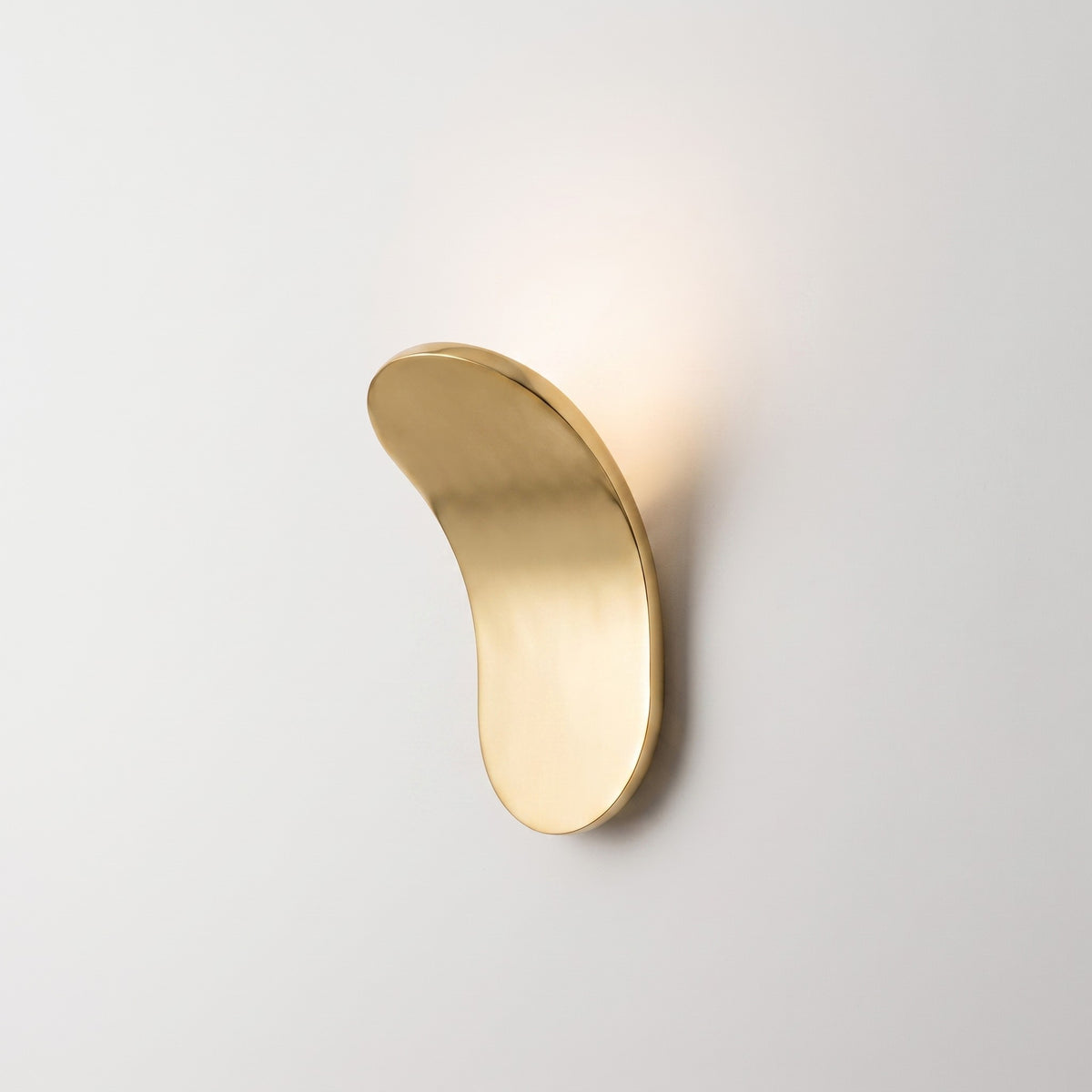 Wall Sconce, Curved Metal LED, Warm or Cool White Light, 3-5m2 Coverage, Wall-Mounted, Hardware Included, 7.1in Tall, Gold